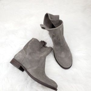 Sole society suede pull tab bootie size 7.5